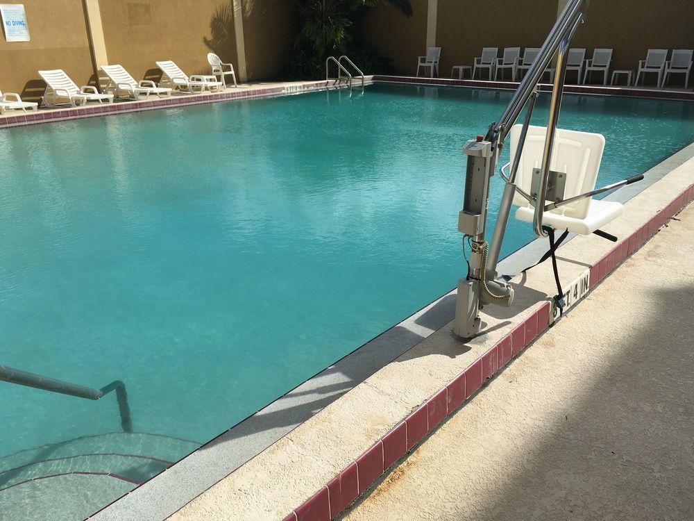 Quality Inn & Suites Winter Park Village Area Orlando Exterior photo