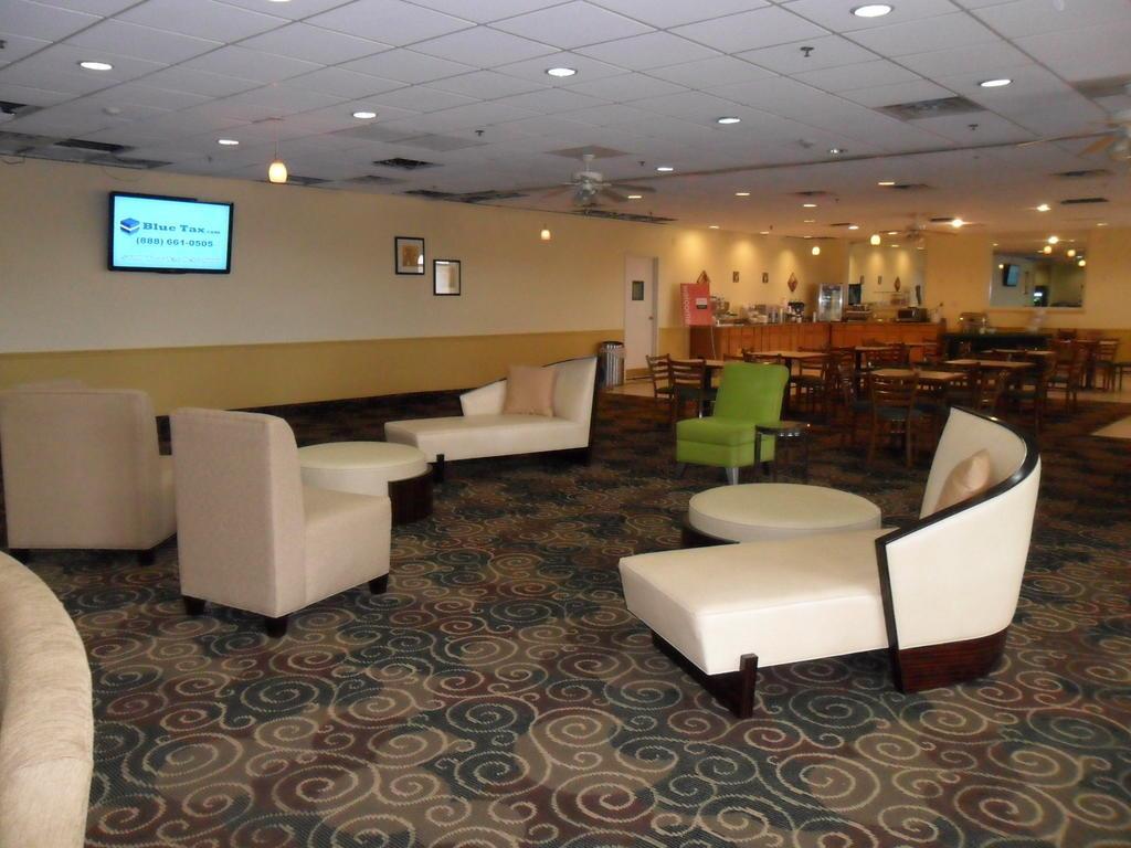 Quality Inn & Suites Winter Park Village Area Orlando Exterior photo