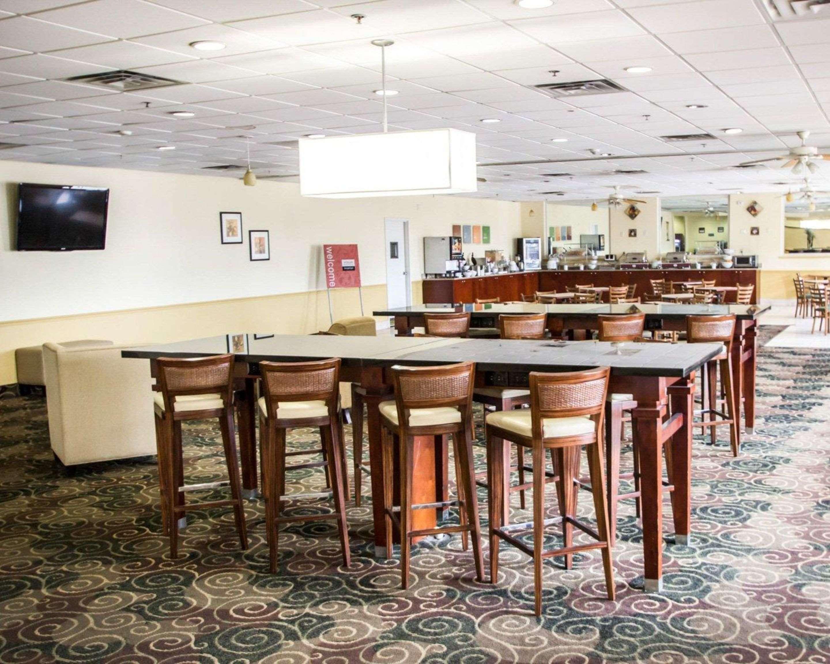 Quality Inn & Suites Winter Park Village Area Orlando Exterior photo