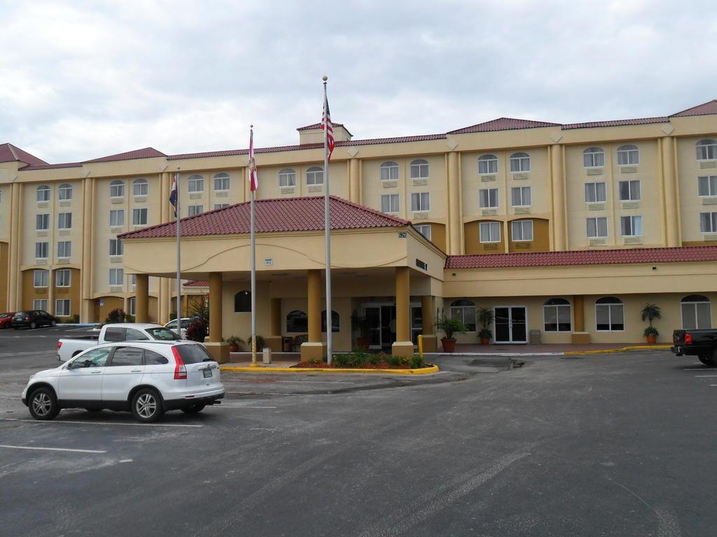 Quality Inn & Suites Winter Park Village Area Orlando Exterior photo