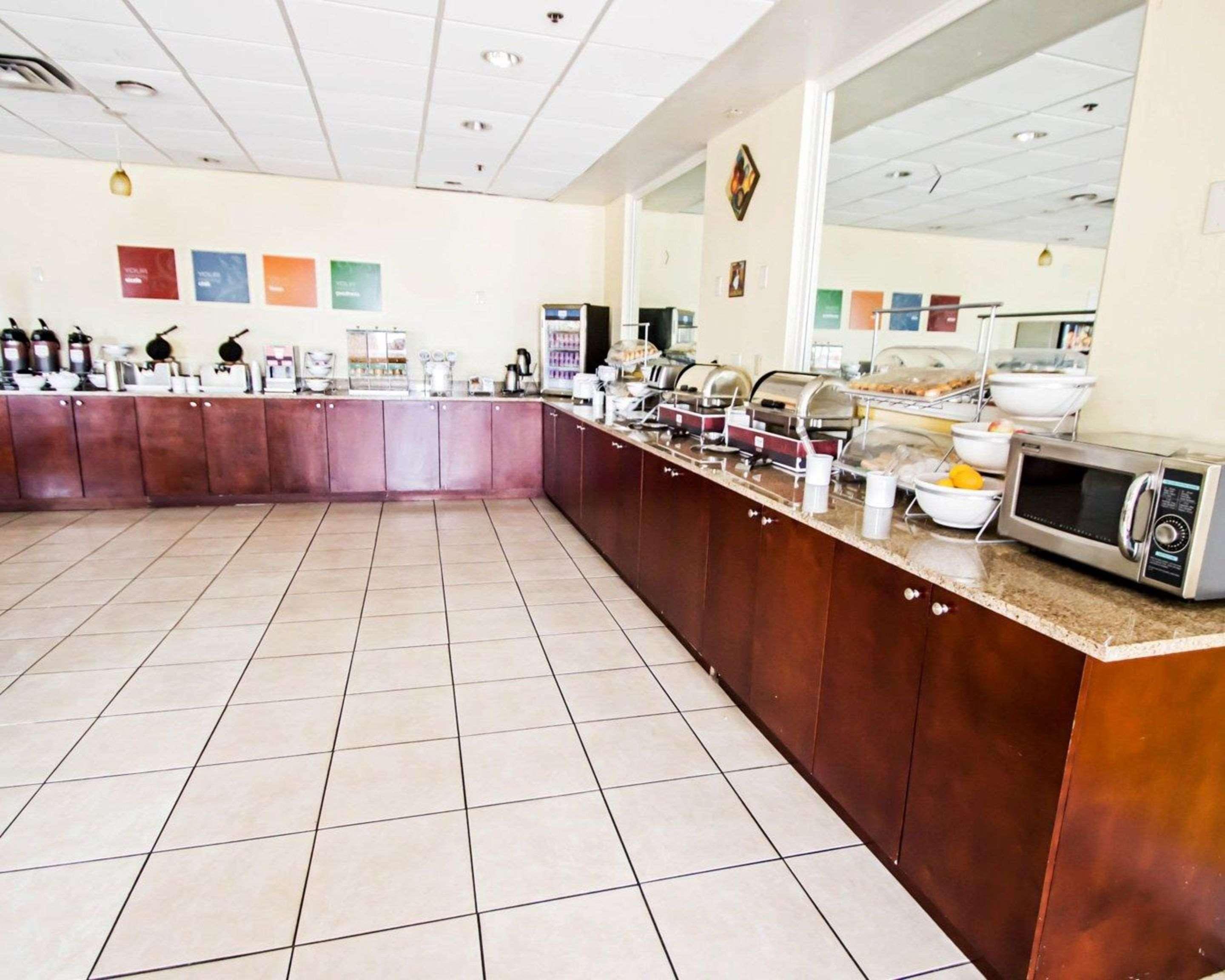 Quality Inn & Suites Winter Park Village Area Orlando Exterior photo