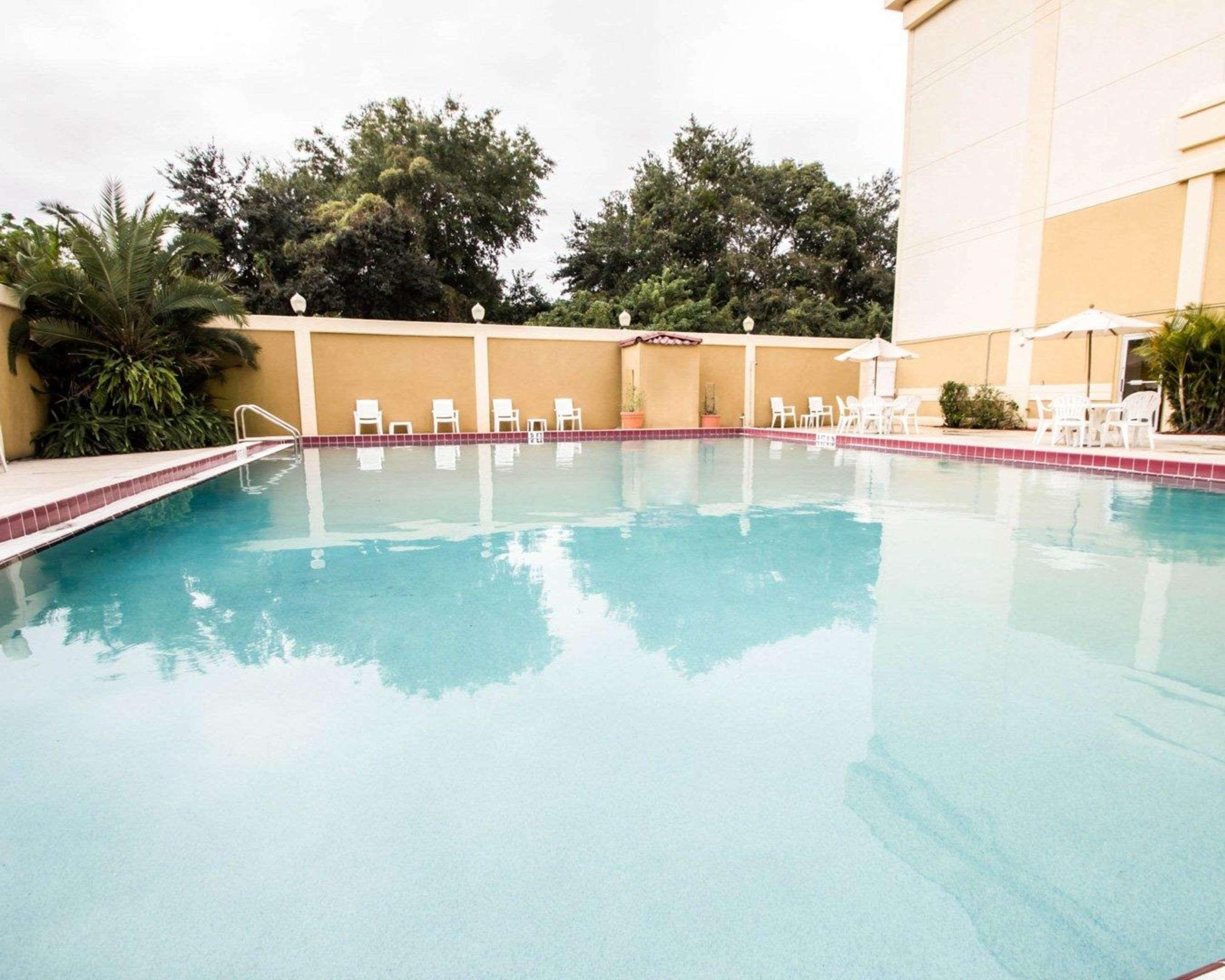 Quality Inn & Suites Winter Park Village Area Orlando Exterior photo