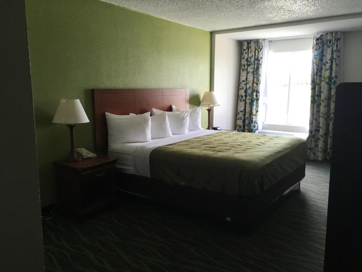 Quality Inn & Suites Winter Park Village Area Orlando Exterior photo